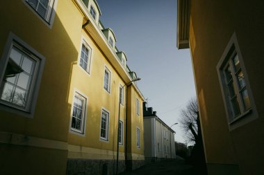 Binaların düşük açılı görüntüsü