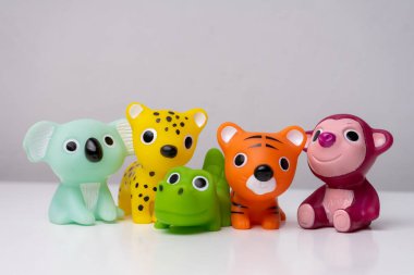 Koala, leopar, timsah, kaplan, maymun lastik oyuncak koleksiyonu