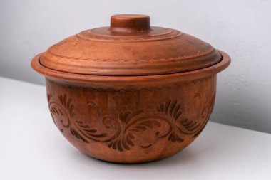 Kapaklı Ukrayna kahverengi çömleği