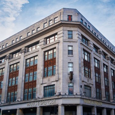 Oxford Caddesi 'ndeki Marks & Spencer bayrak gemisi mağazasının bulunduğu meyve bahçesi evinin Art Deco mimari detaylarına yakından bir bakış..