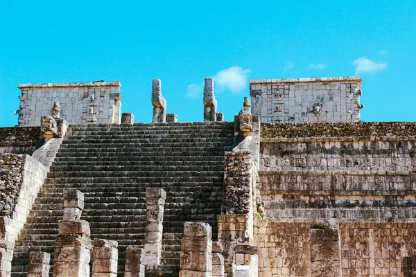 Chichen Itza, Meksika 'daki tapınağın kalıntıları.