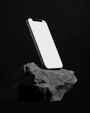 Taş Kaya 'da akıllı telefon modeli