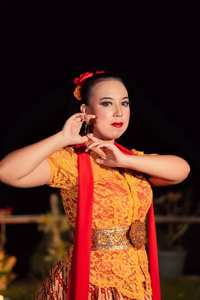 Vacker Javanese Kvinna Med Ett Gyllene Halsband Halsen Och Gyllene — Stockfoto
