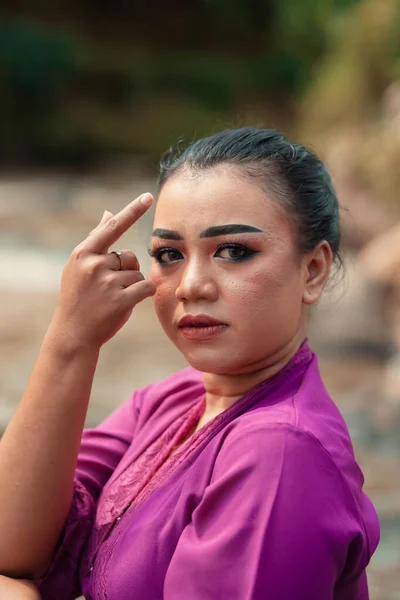 Beautiful Javanese Woman Makeup Purple Dress Posing Her Hand While — Stock Photo, Image