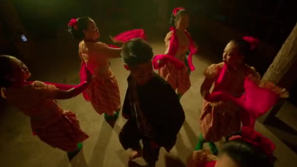 Javanese Women Celebrate New Year Dancing Together Orange Dresses Green — Stock Video