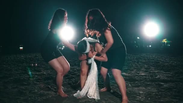 Group Women Bullied Friends Tying Dragging Them Force While Beach — Vídeo de Stock