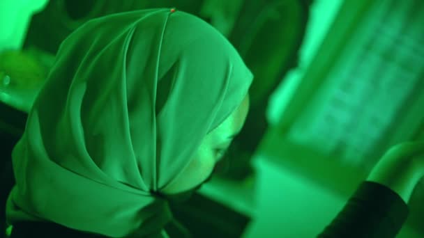 Muslim Woman Dances Passionately Alone Her Green Room — Vídeo de stock