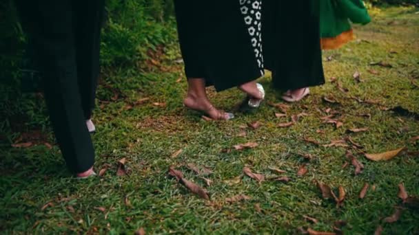 Muslim Women Put Belongings Garden While Relaxing Morning — Stock Video