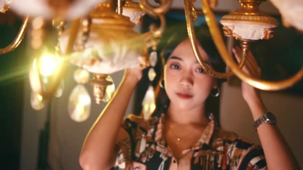 Beauty Shooting Von Asiaten Die Tagsüber Sehr Schön Vor Der — Stockvideo