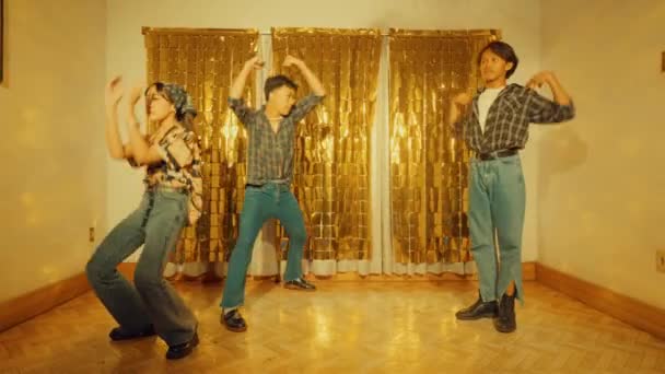 Asian People Dance Friends Vintage Style Dance Floor Evening — Stock Video