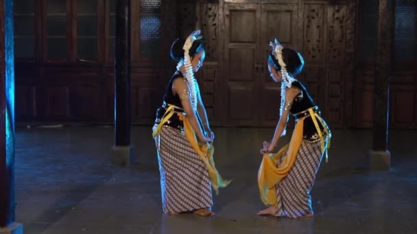 Grupo Dançarinos Sundaneses Participam Uma Competição Dança Tradicional Templo Madeira — Vídeo de Stock