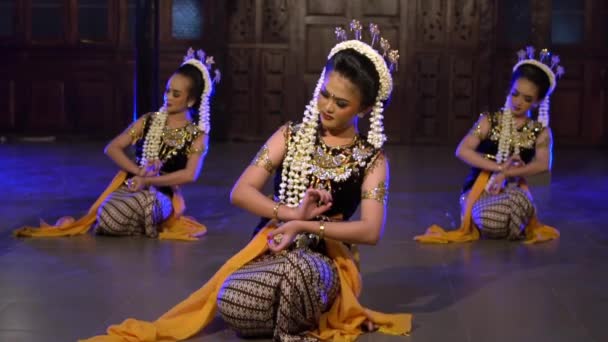 Μια Ομάδα Χορευτών Από Μπαλί Συμμετέχουν Διαγωνισμό Χορού Ένα Φεστιβάλ — Αρχείο Βίντεο
