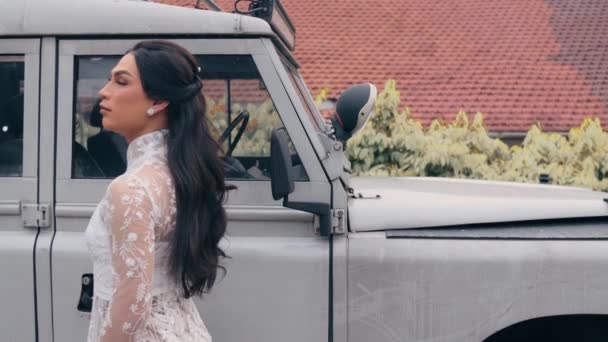 Elegant Bride Lace Dress Posing Vintage Car Thoughtful Expression Urban — Stock Video