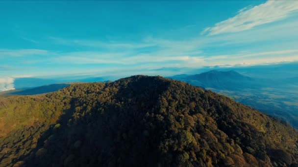 Aerial View Lush Mountain Ridge Clear Blue Sky Ideal Travel — Stock Video