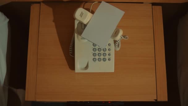 Telefone Vintage Com Bloco Notas Caneta Uma Mesa Madeira Vista — Vídeo de Stock