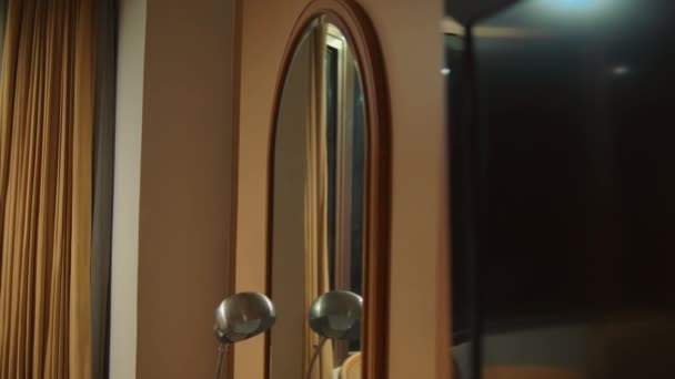 Pintu Interior Modern Dengan Pegangan Logam Dan Kayu Finish Ruang — Stok Video