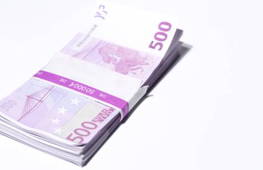 Masada 500, 500 avroluk banknotlar, Euro fon olarak da 500 avro yatıyor. 50 bin avro, maaş, tasarruf, Avrupa Birliği ekonomik kriz kavramı.