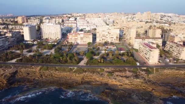 Drohnenaufnahmen Der Klippen Und Gebäude Von Cabo Cervera Hintergrund Während — Stockvideo