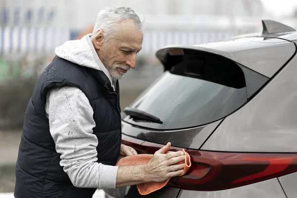 Handsome Years Senior Man Enjoying Cleaning His Luxury Car Using — Stock fotografie