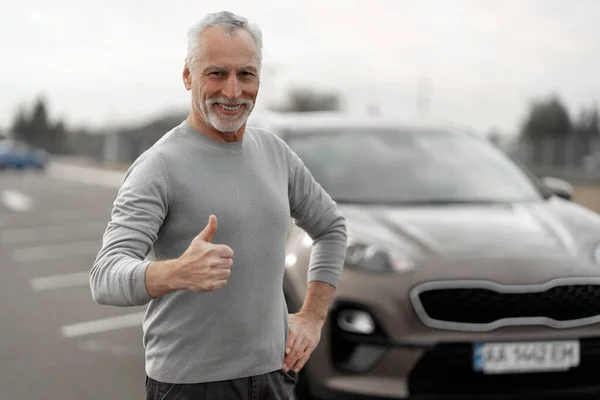 Handsome Gray Haired Senior Man Casual Clothing Expressing Positive Emotions — Stock fotografie