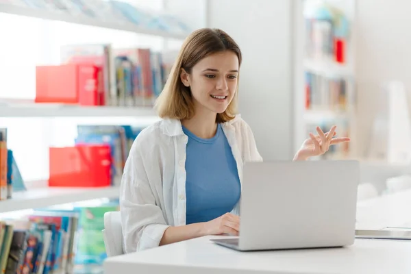 Young Smiling Student Studying Online Lesson Confident Business Woman Freelancer — Stock Photo, Image