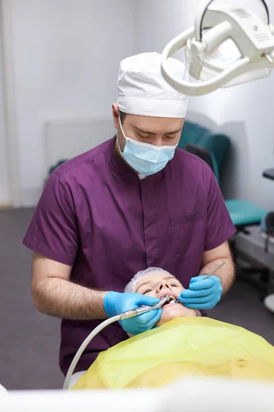 Confident Experienced Male Doctor Dentist Orthodontist Using Dental Drill Treating — Stok fotoğraf