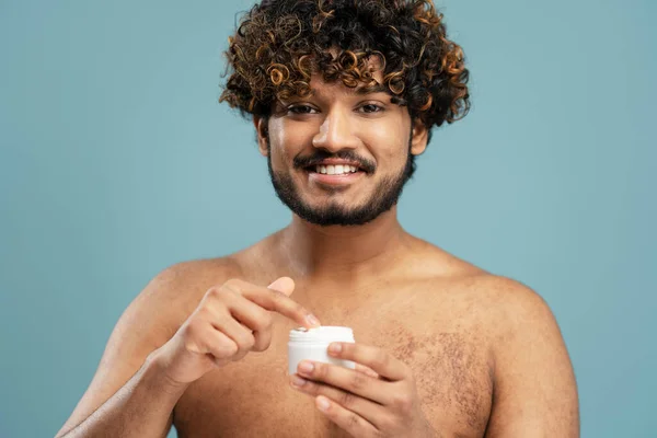 Smiling Shirtless Curly Haired Young Hindu Man Smiling Looking Camera — Stok fotoğraf