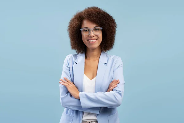 Smiling African American Female Entrepreneur Standing Looking Camera Isolated Blue — Foto de Stock