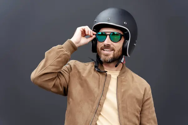 Happy Bearded Biker Wearing Motorcycle Helmet Stylish Sunglasses Looking Away — Stock Photo, Image