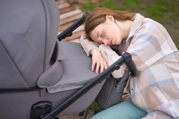 Tired Young Caucasian Woman Overtired Mother Sleepless Nights Snoozing Newborn — Stock Photo, Image