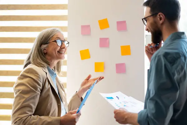 Group Diverse Successful Business Teamwork Brainstorm Meeting Colorful Sticky Paper — Stock Photo, Image
