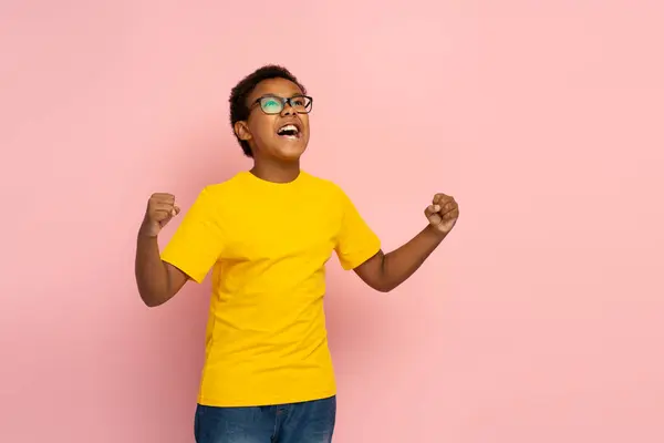 Portrait Excited Smiling Nigerian Boy Wearing Glasses Stylish Yellow Shirt — Stock Photo, Image