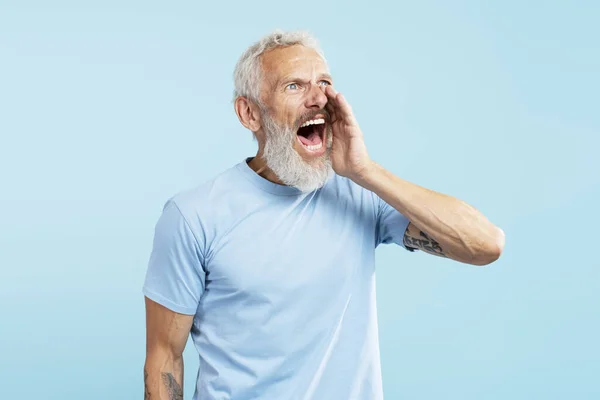 Portrait Mature Angry Bearded Man Shouting Announcing Something Looking Away — Stock Photo, Image