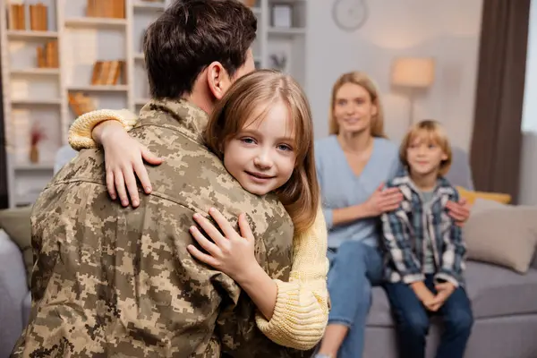 Ukrainian Soldier Uniform Surprises His Family Joyfully Embracing His Daughter — Stock Photo, Image