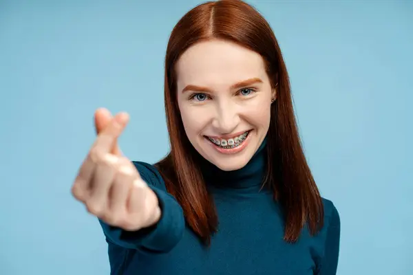 Ginger Pretty Woman Employee Doing Rich Gesture Counting Money Smiling — Stock Photo, Image