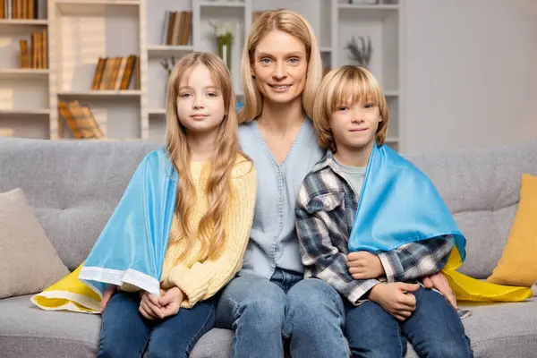 Happy Ukrainian Family Home Beautiful Mother Embracing Her Small Children — Stock Photo, Image