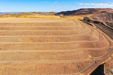 Ben maden ocağı açıyorum.