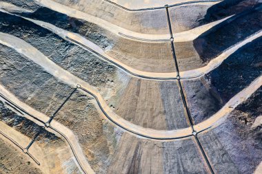 Madencilikte mayın ve toprağı işleme