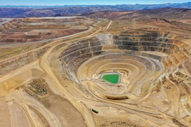 Madencilikte mayın ve toprağı işleme