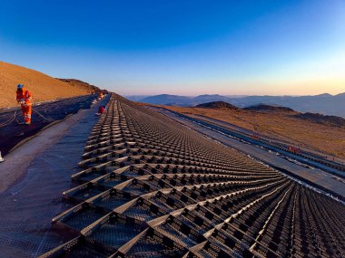 Sanayi ve madencilikte jeosentetiğin kurulum süreci