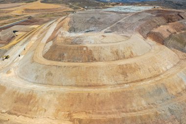 Plaka formatlarını düzenlemek ve Maden ocaklarındaki pastanelere el koymaktan kaçınmak.