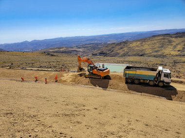 Toprak ve jeosentetik kaplama hijyenik ve madencilik sahalarında.