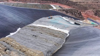 Mayın sızdırma pedlerinde mineral çözünme işlemi