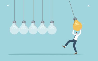 Başarılı olmak için parlak fikirler veya yenilikler, iş problemlerini çözmek için yaratıcı yöntemler, iş dünyasının refahı veya kariyer gelişimi için doğru fikri seçmek, bir adam ampulleri yakar.