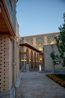 Semerkand 'daki Yeni Turizm Kompleksi Parkı İpek Yolu' ndaki avlu, tarihi güçle yapılmıştır..