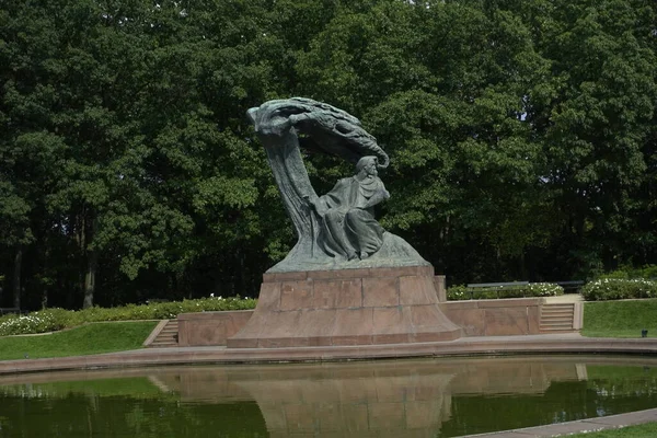 Şehir Parkında Fryderyk Chopin Heykeli — Stok fotoğraf
