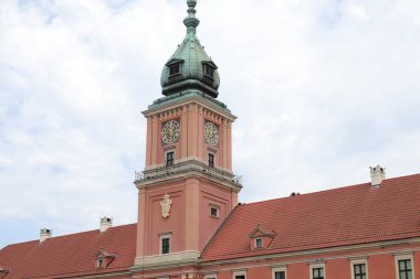 Kale kulesinde bir saat.