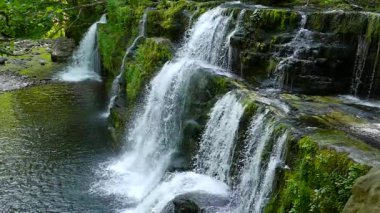 Sgwd y Pannwr Şelalesi Güney Galler 'deki Brecon Beacons Ulusal Parkı