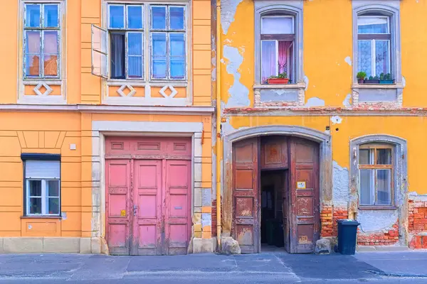 Kleurrijke Gevel Van Een Oud Historisch Woongebouw Hongaarse Stad Sopron — Stockfoto