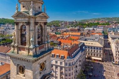 Macaristan 'ın Budapeşte kentindeki St. Stephens Bazilikası' ndan panoramik bir manzara